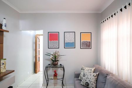 Casa à venda com 129m², 2 quartos e 2 vagasSala