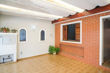 Casa à venda com 129m², 2 quartos e 2 vagasGaragem