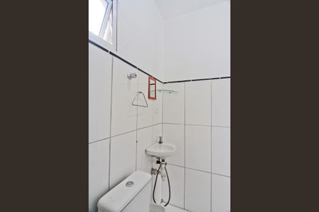 Banheiro de kitnet/studio para alugar com 1 quarto, 35m² em Vila Indiana, São Paulo