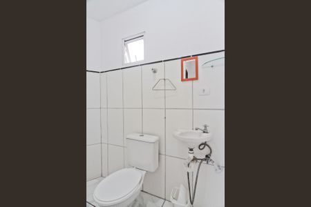 Banheiro de kitnet/studio para alugar com 1 quarto, 35m² em Vila Indiana, São Paulo