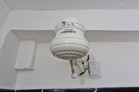 Banheiro de kitnet/studio para alugar com 1 quarto, 35m² em Vila Indiana, São Paulo