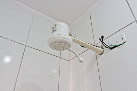 Banheiro de kitnet/studio para alugar com 1 quarto, 35m² em Vila Indiana, São Paulo