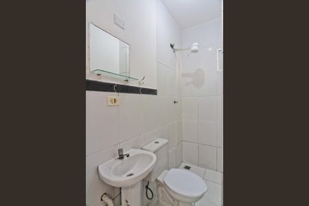 Banheiro de kitnet/studio para alugar com 1 quarto, 35m² em Vila Indiana, São Paulo