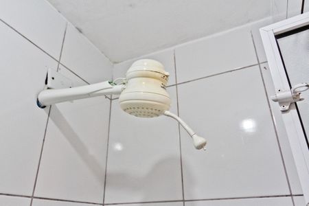 Banheiro de kitnet/studio para alugar com 1 quarto, 35m² em Vila Indiana, São Paulo