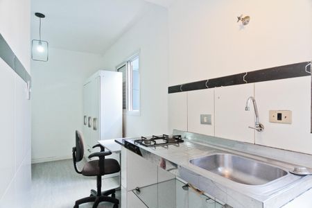 Cozinha de kitnet/studio para alugar com 1 quarto, 34m² em Vila Indiana, São Paulo