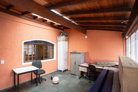 Casa à venda com 245m², 4 quartos e 2 vagasVaranda