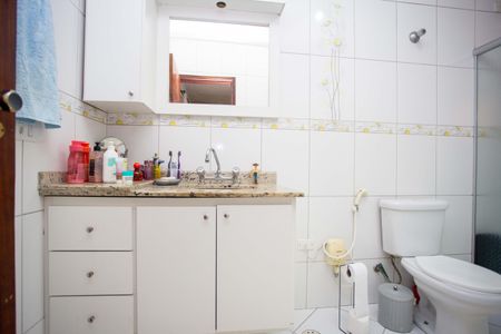 Casa à venda com 245m², 4 quartos e 2 vagasBanheiro da Suíte