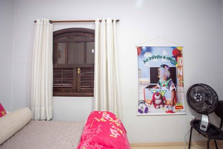 Casa à venda com 245m², 4 quartos e 2 vagasQuarto 2