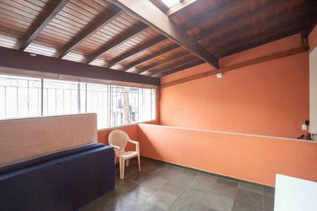 Casa à venda com 245m², 4 quartos e 2 vagasVaranda