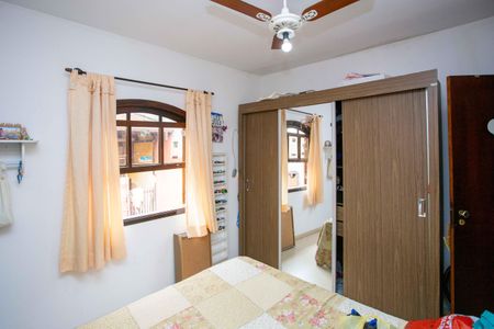 Casa à venda com 245m², 4 quartos e 2 vagasQuarto 3