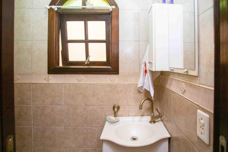 Casa à venda com 245m², 4 quartos e 2 vagasLavabo