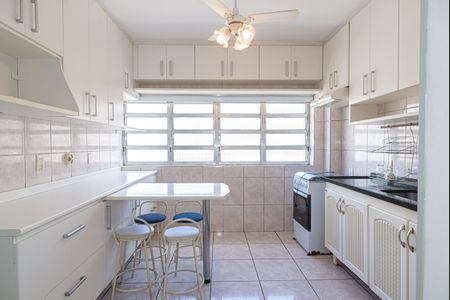 Apartamento para alugar com 74m², 2 quartos e 1 vaga Apartamento para alugar com 74m², 2 quartos e 1 vagaCozinha