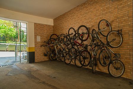 Apartamento para alugar com 74m², 2 quartos e 1 vaga Apartamento para alugar com 74m², 2 quartos e 1 vagaÁrea comum - Bicicletário