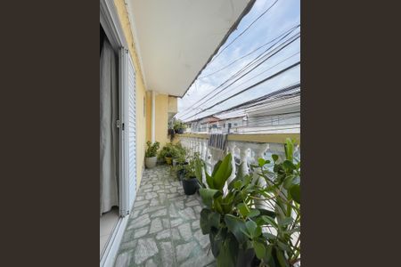 Sacada (Casa 1) de casa à venda com 4 quartos, 125m² em Veloso, Osasco