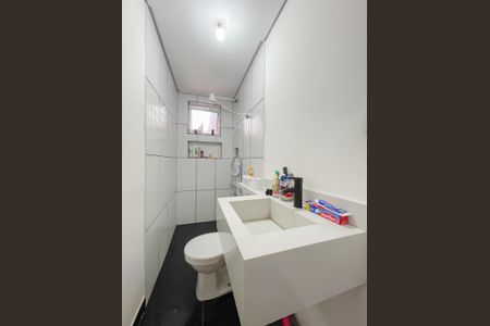 Casa à venda com 125m², 4 quartos e 2 vagas Casa à venda com 125m², 4 quartos e 2 vagasBanheiro da Suíte (Casa 2)