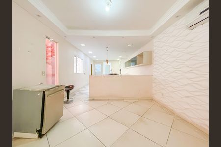 Sala de casa para alugar com 1 quarto, 200m² em Baronesa, Osasco