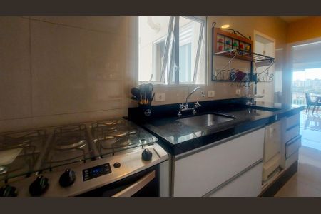 Apartamento à venda com 103m², 3 quartos e 2 vagasCozinha