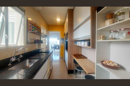 Apartamento à venda com 103m², 3 quartos e 2 vagasCozinha