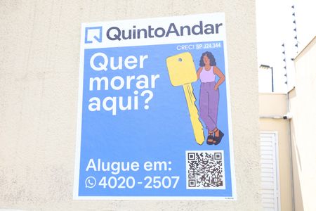Apartamento para alugar com 33m², 2 quartos e sem vagaPlaca grande instalada na fachada do condomínio - Código da placa: RXQW-1034