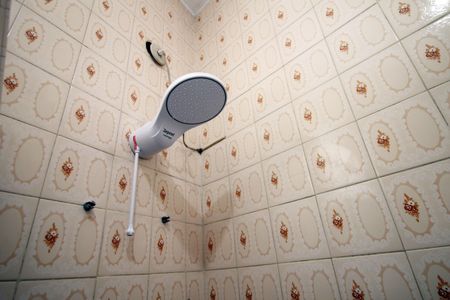 Banheiro de apartamento para alugar com 1 quarto, 50m² em Olaria, Rio de Janeiro