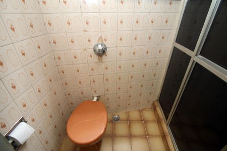 Banheiro de apartamento para alugar com 1 quarto, 50m² em Olaria, Rio de Janeiro