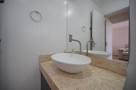 Apartamento para alugar com 145m², 3 quartos e 2 vagasBanheiro da Suíte