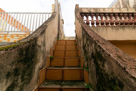 Casa à venda com 85m², 2 quartos e 1 vagaEscada