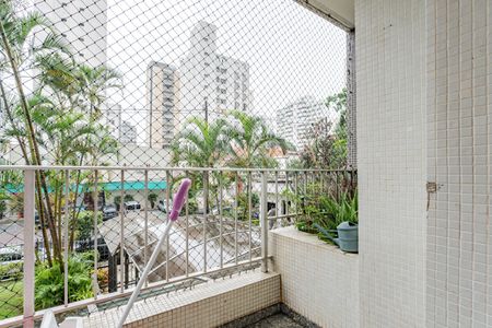 Apartamento à venda com 160m², 5 quartos e 2 vagasVaranda 