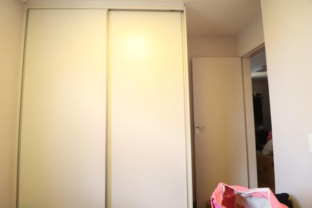 Quarto 2 de apartamento para alugar com 2 quartos, 44m² em Chácaras Tubalina E Quartel, Uberlândia