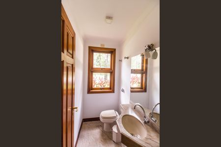 Casa de condomínio à venda com 650m², 6 quartos e 4 vagasLavabo