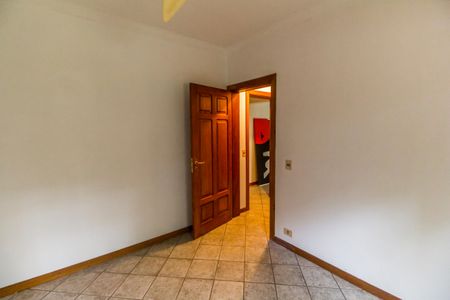 Casa de condomínio à venda com 650m², 6 quartos e 4 vagasQuarto