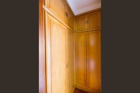 Casa de condomínio à venda com 650m², 6 quartos e 4 vagasCloset da suíte