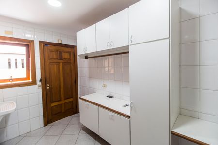 Casa de condomínio à venda com 650m², 6 quartos e 4 vagasÁrea de Serviço