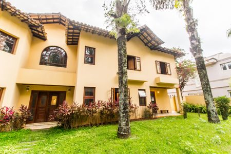 Casa de condomínio à venda com 650m², 6 quartos e 4 vagasVista da Rua