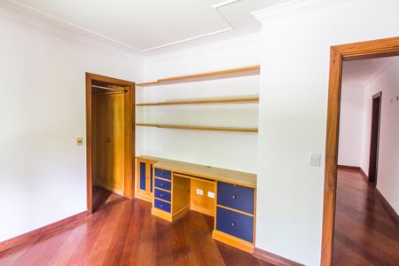 Casa de condomínio à venda com 650m², 6 quartos e 4 vagasSuíte 3