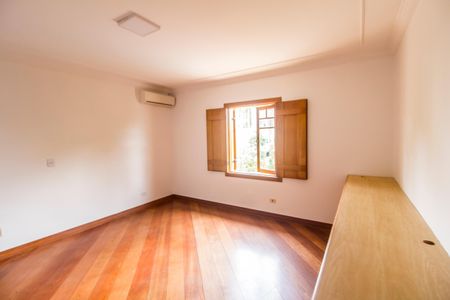 Casa de condomínio à venda com 650m², 6 quartos e 4 vagasSuíte master