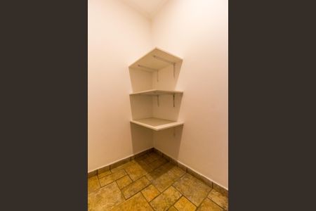 Casa de condomínio à venda com 650m², 6 quartos e 4 vagasDespensa