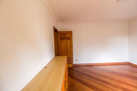 Casa de condomínio à venda com 650m², 6 quartos e 4 vagasSuíte master