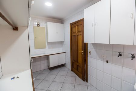 Casa de condomínio à venda com 650m², 6 quartos e 4 vagasÁrea de Serviço