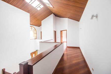 Casa de condomínio à venda com 650m², 6 quartos e 4 vagasCorredor