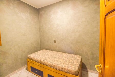 Casa de condomínio à venda com 650m², 6 quartos e 4 vagasQuarto de Serviço