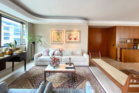 Sala de apartamento à venda com 4 quartos, 240m² em Funcionários, Belo Horizonte