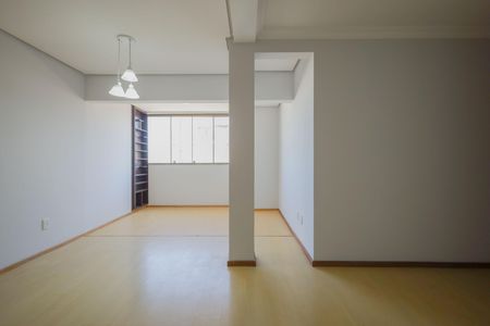Sala de apartamento à venda com 3 quartos, 90m² em Passo D’areia, Porto Alegre