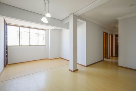 Sala de apartamento à venda com 3 quartos, 90m² em Passo D’areia, Porto Alegre