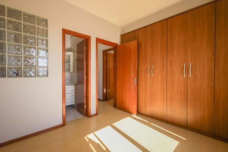 Apartamento à venda com 90m², 3 quartos e 2 vagasSuíte