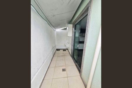 Casa à venda com 72m², 2 quartos e 2 vagasFoto 01
