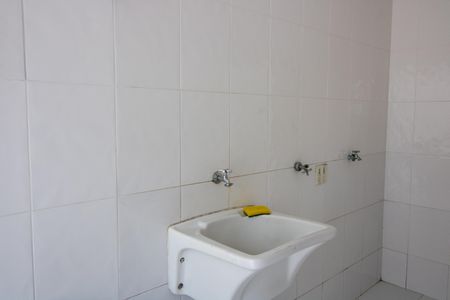 Casa à venda com 216m², 3 quartos e 2 vagas Casa à venda com 216m², 3 quartos e 2 vagasÁrea de Serviço