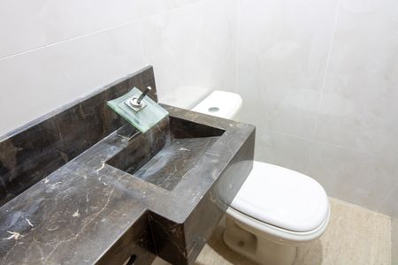 Casa à venda com 216m², 3 quartos e 2 vagas Casa à venda com 216m², 3 quartos e 2 vagasBanheiro 3