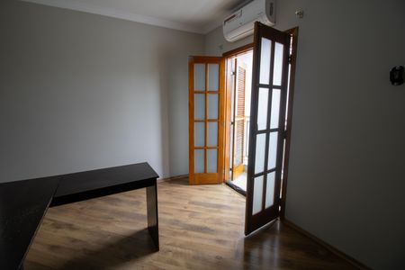 Casa à venda com 216m², 3 quartos e 2 vagas Casa à venda com 216m², 3 quartos e 2 vagasQuarto 3