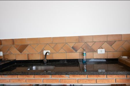 Casa à venda com 216m², 3 quartos e 2 vagas Casa à venda com 216m², 3 quartos e 2 vagasÁrea gourmet - Pia